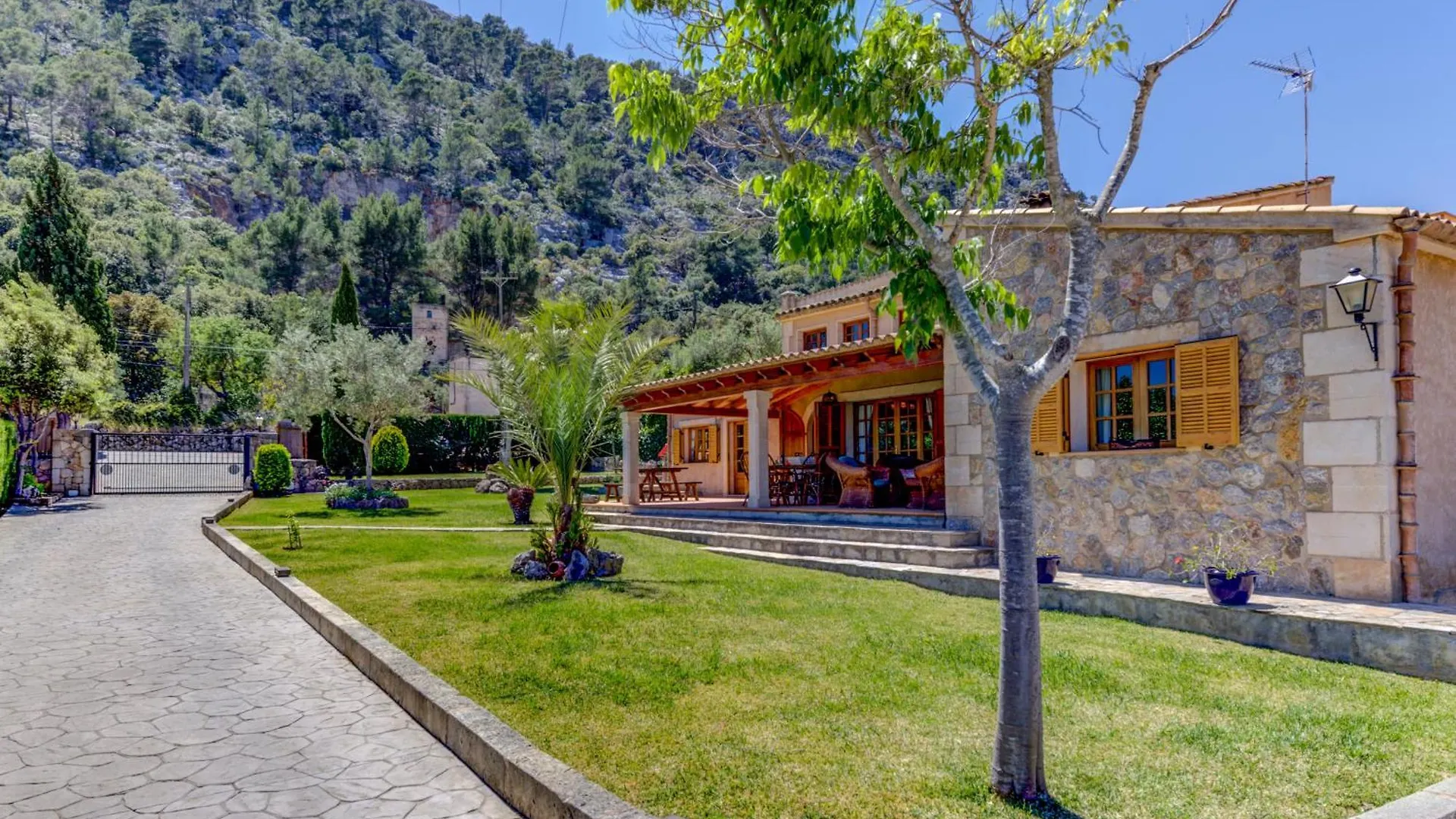 Villa Can Martin By Sealand Villas Pollenca Spain